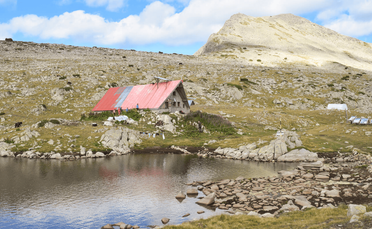 Climbing Kamenitsa Peak from Begovitsa Hut - хотел Ruskovets.com Tevno Lake Shelter