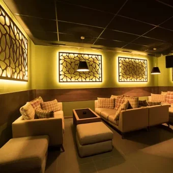 hotel-ruskovets-noshten-club-violet-4